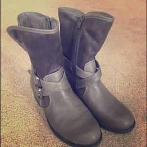 Baretrap waterproof bootie.